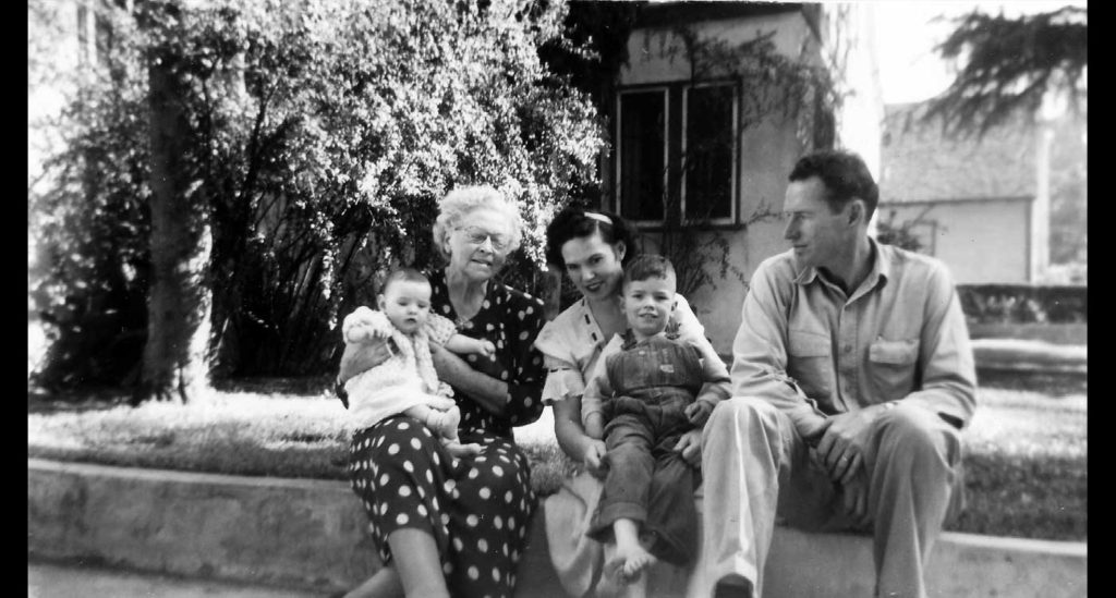 Dorr family with grandma May Kay
