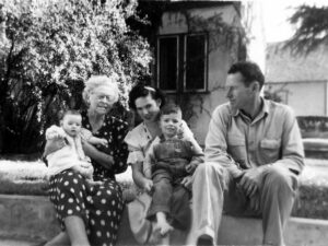 Dorr family with grandma May Kay